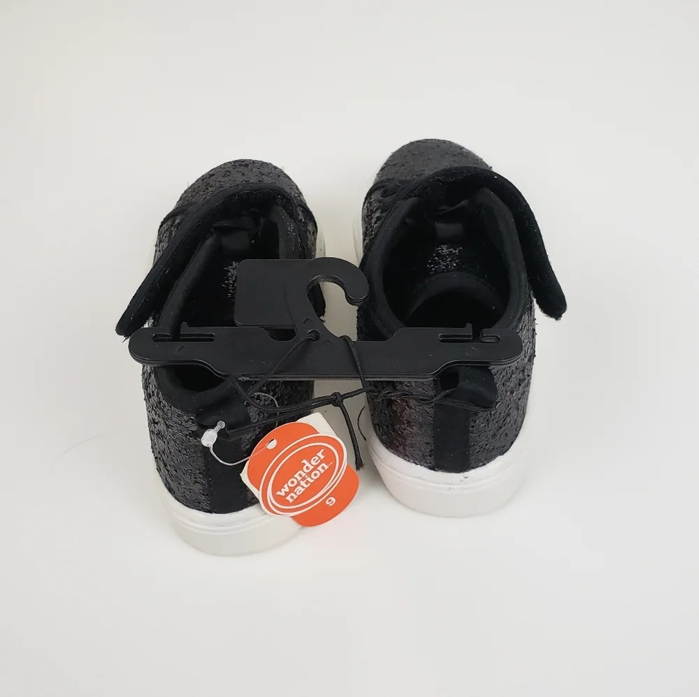 Girls black shoes - Picture 3 of 3